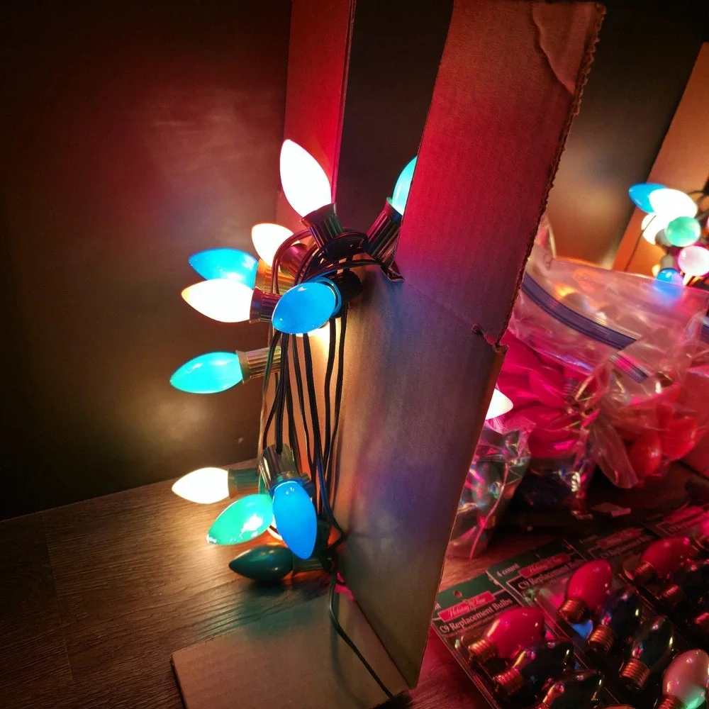 (3) Vintage C9 Christmas Lights 3 Strings 25' X 25 Bulbs W/‎ 150+ Spare C9 Bulbs